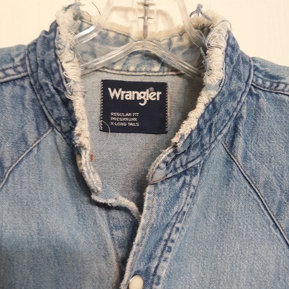 Wrangler Mens Sz Large (16½) Denim Shirt - Picture 2 of 5